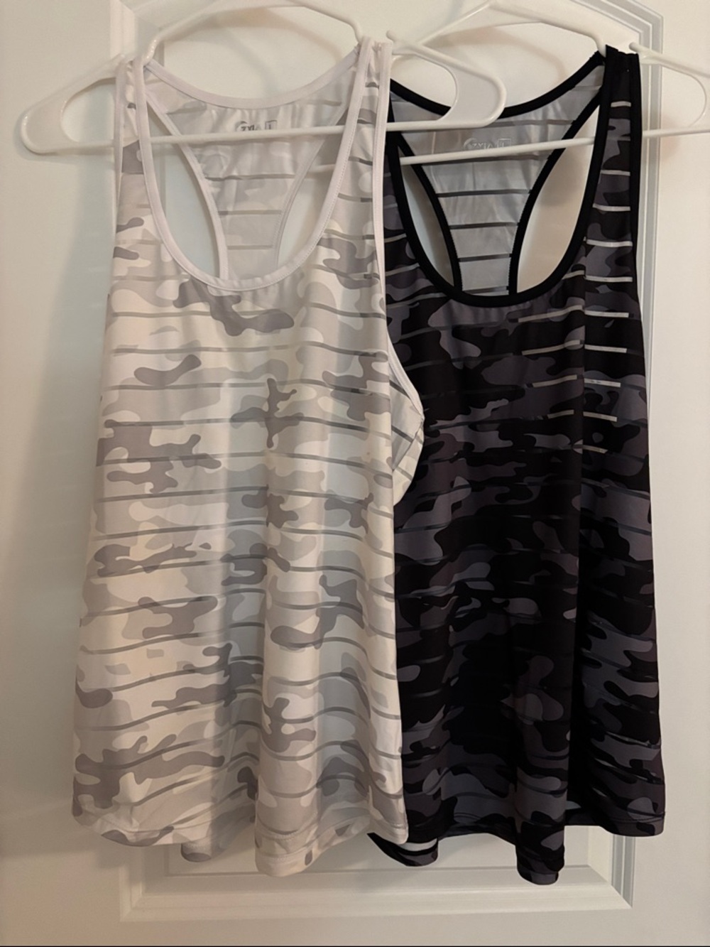 Camo Racerback Tank - Gray/Black